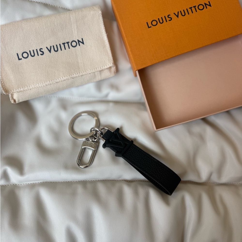 LV Aerogram Key Holder and Bag Charm NEW - Picture 3 of 14